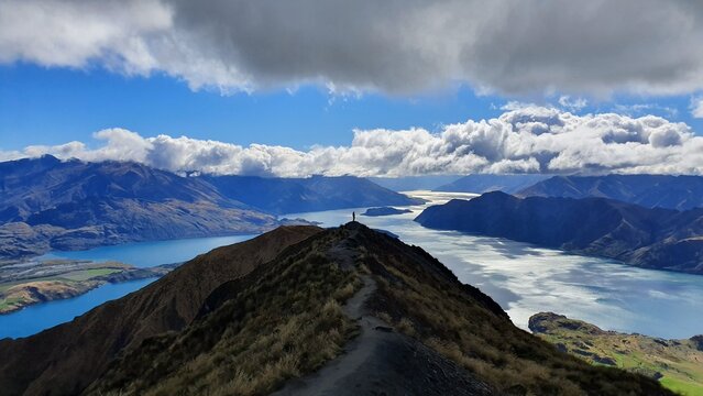 Mountain Scenic View landscape Hiking Roy's Peak New zealand
