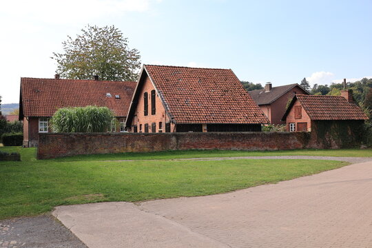 Blick auf Kloster M&ouml;llenbeck bei Rinteln im Weserbergland	