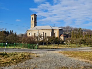 church building in the village of Verovice