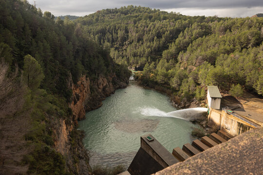 Embalse de Sichar (o Sitjar), provincia de  Castell&oacute;n, Espa&ntilde;a