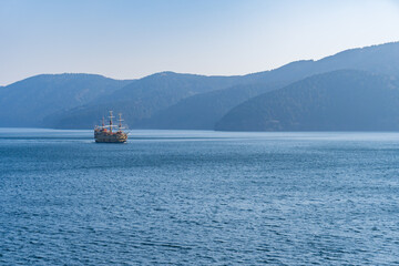 芦ノ湖の箱根海賊船の風景