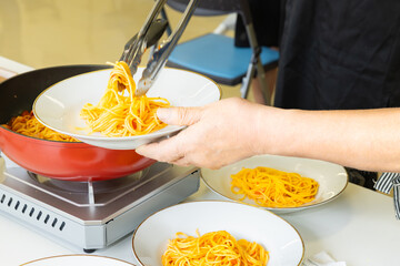 男の料理教室　盛り付け