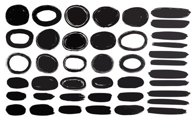 Collection transparente d'&eacute;l&eacute;ments graphiques noirs dessin&eacute;s &agrave; la main, comprenant des coups de pinceau et des formes irr&eacute;guli&egrave;res pour le design.