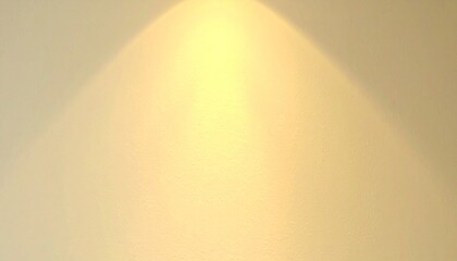淡いイエローの背景に柔らかい日差しと影が差し込む高級感あるおしゃれななテクスチャ背景