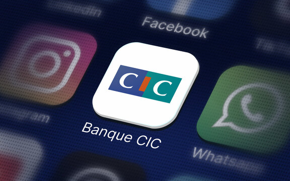 CIC logo sur un &eacute;cran num&eacute;rique