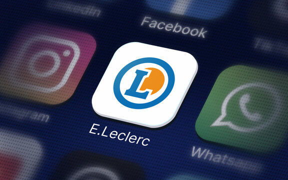 Leclerc logo sur un &eacute;cran num&eacute;rique