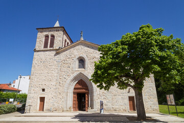 Petite &eacute;glise de Montrond les Bains dans le d&eacute;partement de la Loire