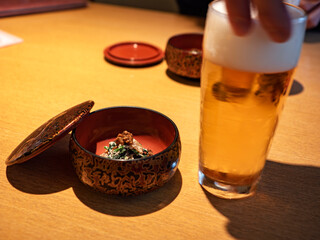 宴の幕開け！冷えたビールで乾杯