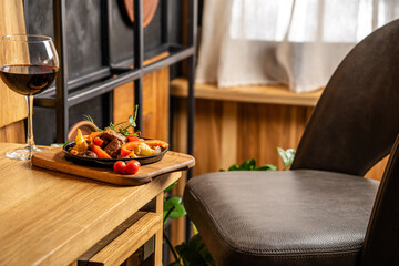 Pan Fried Beef With Vegetables And Red Wine