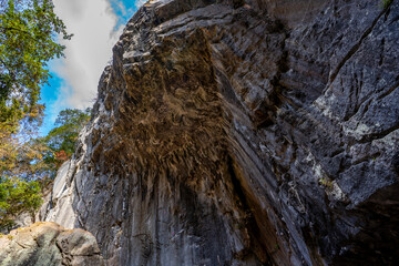 羽山渓のロッククライミング場（高梁市）
