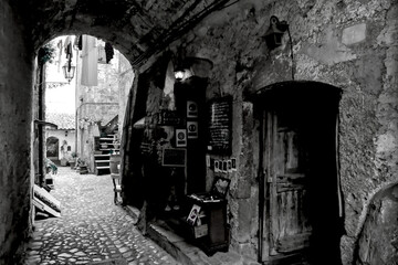 Obraz premium Italia in bianco e nero. Scorci dei vicoli medievali più belli d'Italia