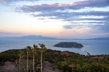 鹿児島県の魚見岳展望台から眺める知林ヶ島とちりりんロード