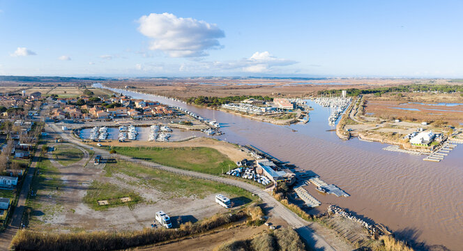 Panorama du port des cabanes de Fleury &agrave; Fleury d'aude en Occitanie.
