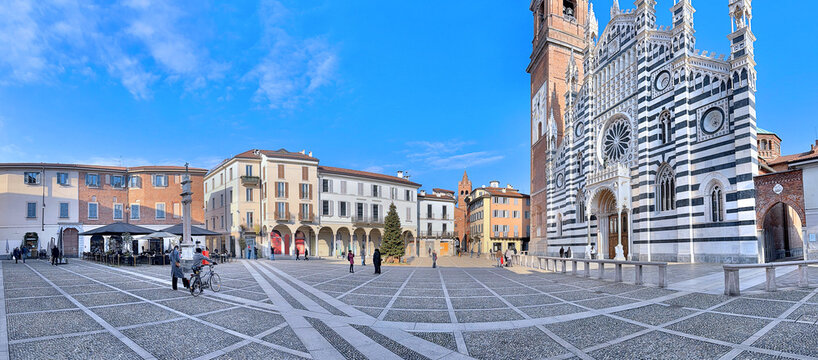 piazza duomo di monza italia