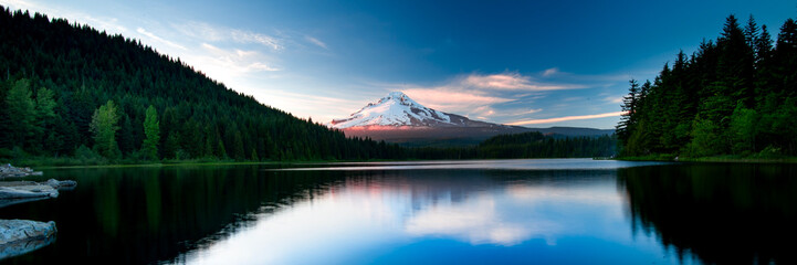 Volcano mountain Mt. Hood, in Oregon, USA.