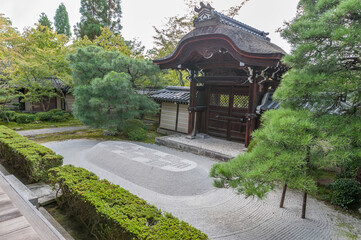 Gate and garden area of Eikan-do Zenrin-ji temple in Kyoto, Japan