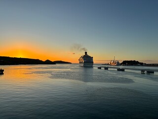 Obraz premium Sail Into The Sunset