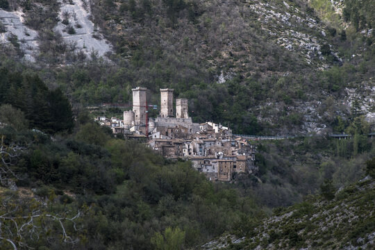 Blick auf Pacentro in den Abruzzen