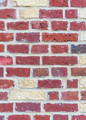 Mur en briques d&eacute;pareill&eacute;es