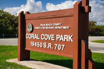 Enjoying a warm December morning at Coral Cove Park in Jupiter, Florida © L. Paul Mann