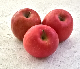 三個のリンゴ
