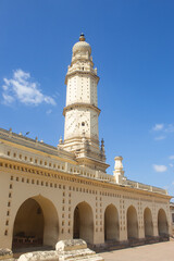 Obraz premium India, Karnataka, Mysuru, Beautiful Yellow Minaret with Premises of Masjid-i-Ala of Srirangapatna. Tipu Sultan's Prayer Masjid.