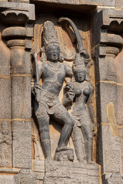 India, Tamil Nadu, Chidambaram, Beautiful Carving Sculptures of Hindu Supreme Deities and Saints on the Main Gopuram of Thillai Nataraja Temple, the 10th Century Chola Dynasty Lord Shiva Temple.