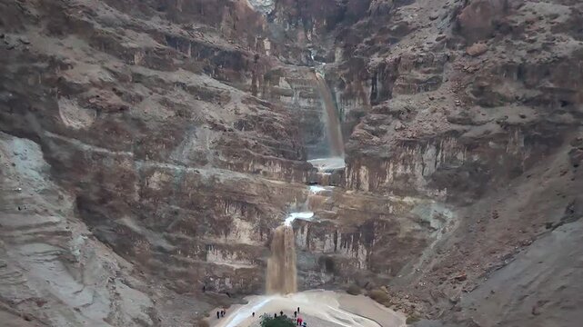 Aerial Qumran Desert Waterfall Israel

Drone footage of a seasonal waterfall flowing through Qumran canyon in the Judean Desert near the Dead Sea, November 2025, Israel

