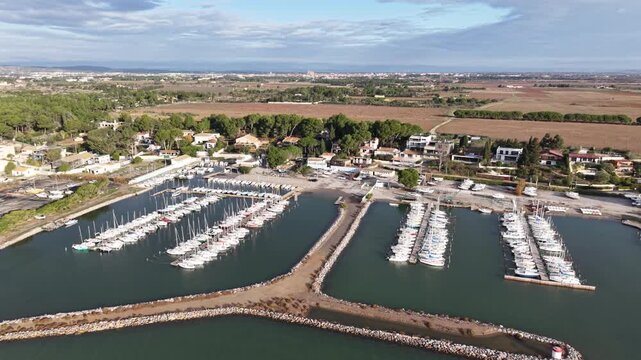 Narbonne , Port La Nautique dans l'Aude en  Occitanie (France)
