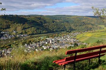 Der Weinort Enkirch an der Mosel in der Verbandsgemeinde Traben-Trarbach im Landkreis...