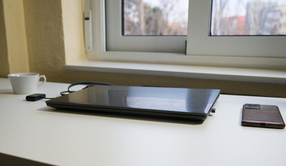 Minimalist workspace for productivity and remote work