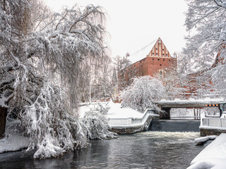 Zima w Olsztynie. Rzeka Łyna. Zamek.  © Janusz Lipiński