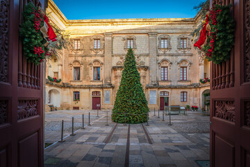 Christmas tree in Vilhena Palace (Palazz Vilhena) courtyard, Mdina, Malta