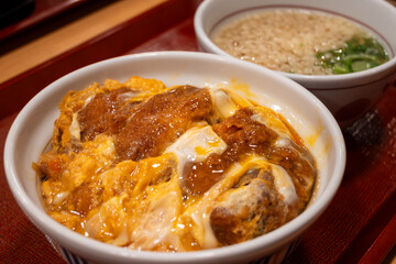 とても美味しい日本の立ち食いそば