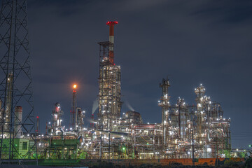 日本の三重県四日市市のとても美しい工場夜景