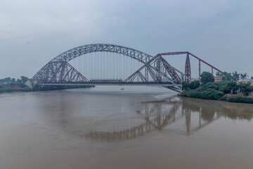 Obraz premium Lansdowne bridge over Indus river in Sukkur, Sindh province, Pakistan