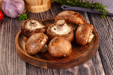 Fototapeta premium Raw brown champignon heap for cooking