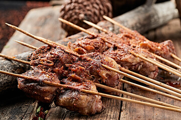 Delicious charcoal-grilled chicken heads