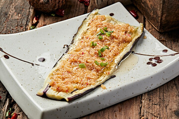 Garlic-grilled long eggplant