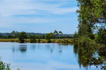 Obraz premium Photo taken in December 2025 in Richmond, NSW, The image captures the character of this historic town, with nearby river and park landscapes, showing people enjoying everyday life within a natural set