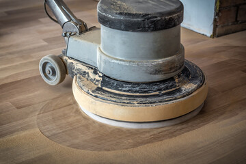Professional polishing machine for parquet renovation