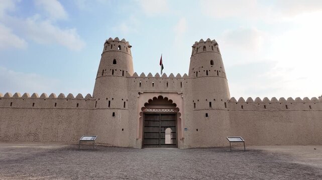  The Historic Al Jahlil Fort in Al Ain, showcasing mudbrick architecture, cultural heritage, and galleries highlighting the region&rsquo;s history.