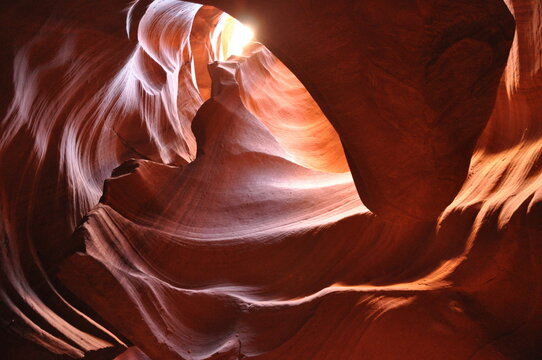 A beautiful scene of Antelope Canyon and her curved orange curves adn waves
