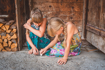 Spielende Kinder / Landleben