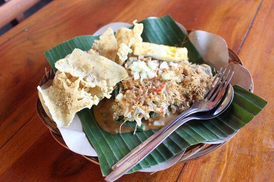 a plate of nasi pecel