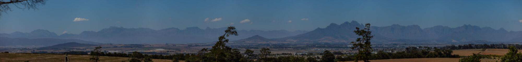 This image from the epic mtb race captures the breathtaking "Heart Trail," a signature feature of the Stellenbosch landscape. Cyclists navigate through pristine fynbos and meticulously groomed © Anze