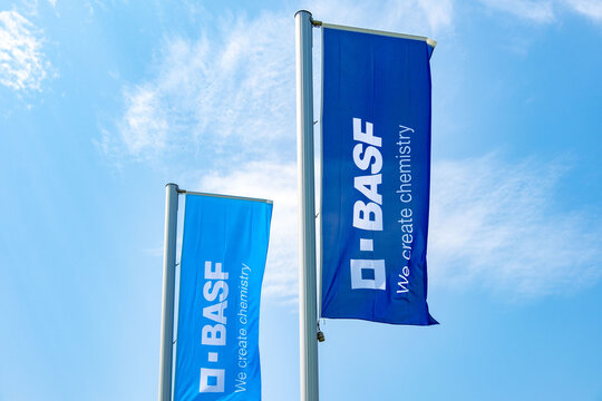 BASF SE Chemiekonzern, Industrial Complex, multinational chemical business with flags flying, German chemical factory, European Industrial Site Branding, manufacturer Ludwigshafen, Germany