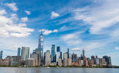 Fototapeta premium skyline of New York City, United States, USA. NYC landmarks. Amazing panorama view of New York city skyline and skyscraper at sunset. Beautiful view in Manhattan.