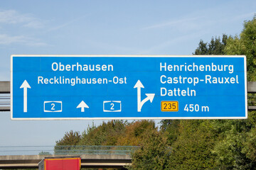 Autobahntafel auf A2 auf der H&ouml;he Datteln in Richtung Oberhausen