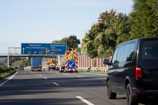 Autobahntafel auf A2, Ausfahrt Recklinghausen-S&uuml;d in Richtung Oberhausen